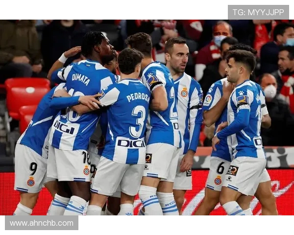 西甲联赛主场容量排行榜与观众热度分析 西甲联赛主场容量排行榜与观众热度分析